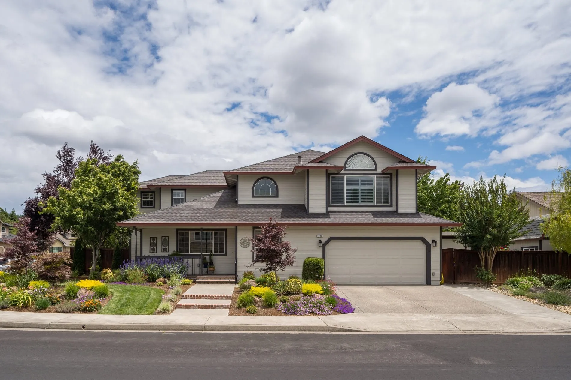 9216 Magnolia Way in Windsor